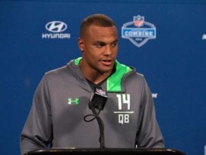 (http://www.clarionledger.com/story/sports/college/mississippi-state/2016/03/13/how-dak-prescotts-dui-arrest-affects-his-draft-stock/81739262/)