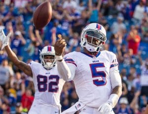 (http://www.buffalobills.com/news/article-1/Players-excited-by-what-Taylor-brings-at-quarterback/9645f582-8c2e-4611-b78b-66e157938a1e)