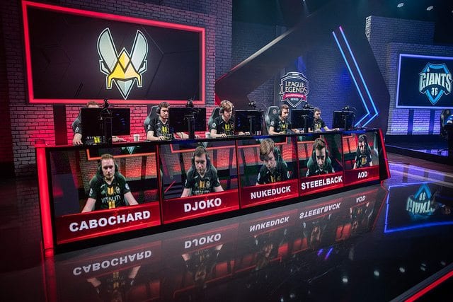 Week 8: Team Vitality on stage