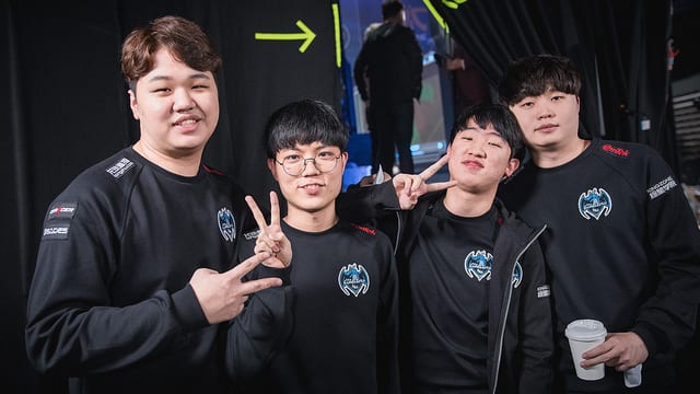 Longzhu finished week one of worlds top of Group B
