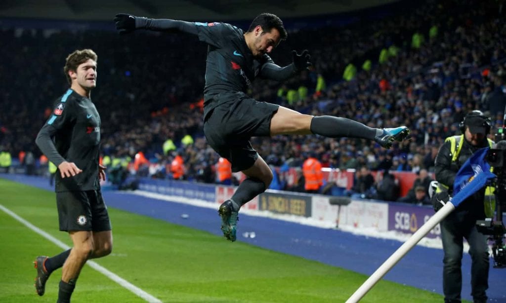 Pedro's header in extra time lifts Chelsea to a 2-1 victory over Leicester City