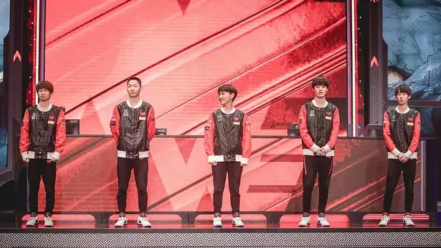 Team WE represented the LPL as third seed at the 2017 World Championship