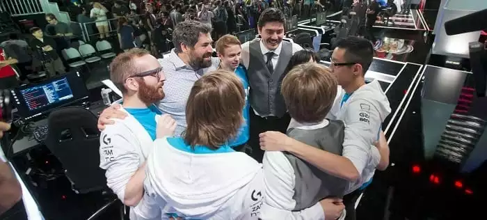 C9 gauntlet