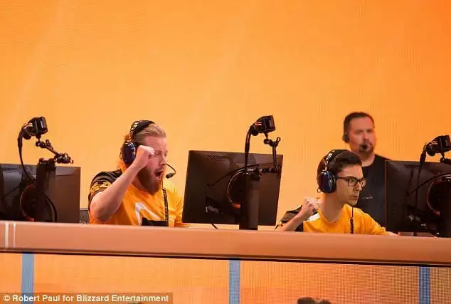 Philadelphia Fusion, Fragi, Poko