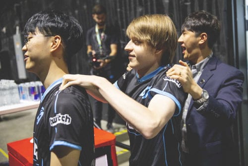 Wiggily re-signs with CLG through 2021.