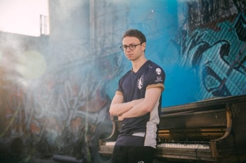 Team Liquid defeats Clutch Gaming by the hands of Jensen in the LCS Summer Semifinals