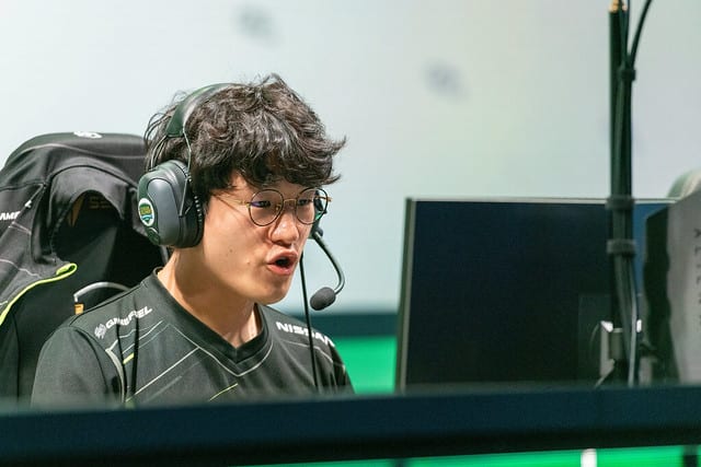 Crown and Meteos have the advantage over Wiggily and PowerOfEvil in CLG's quarterfinals match-up versus OpTic. (Photo by Paul de Leon/Riot Games)