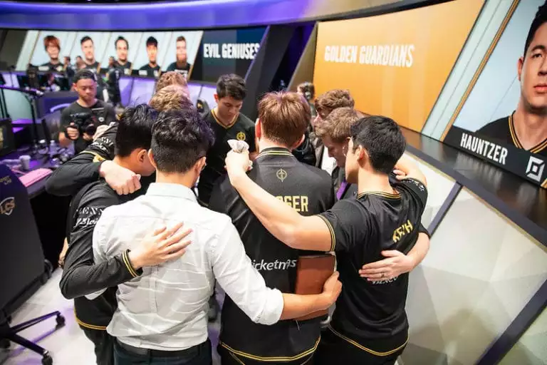 Dignitas falls in toughest week