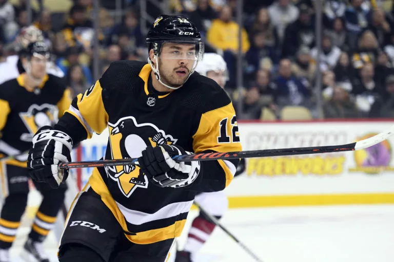 Dominik Simon is officially back in Pittsburgh with a new contract.