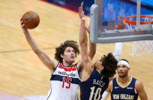 Orlando Magic Agree to Deal With Robin Lopez