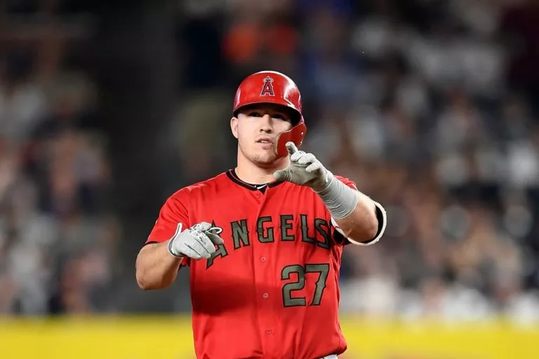 Pros and Cons to the Issue of Money in Baseball