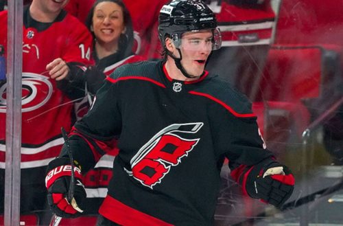 Hurricanes lead Metropolitan Division in 6-3 win