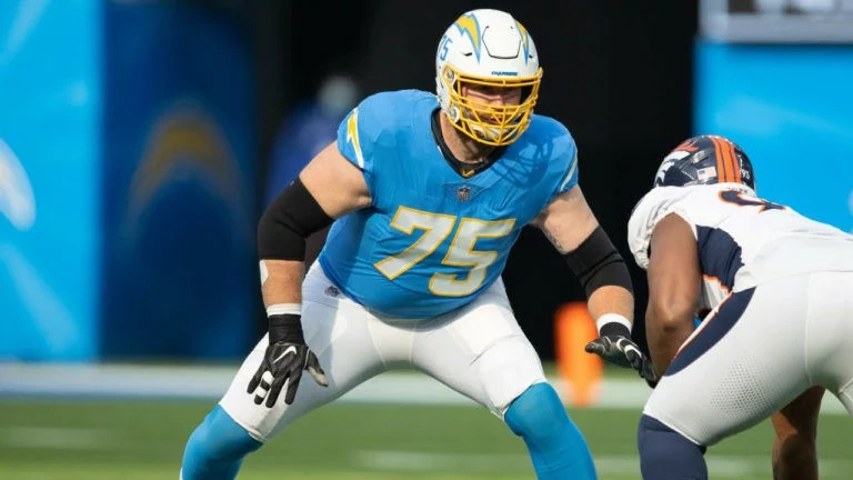 Bryan Bulaga blocking
