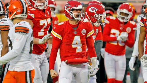 Chiefs re-sign Chad Henne