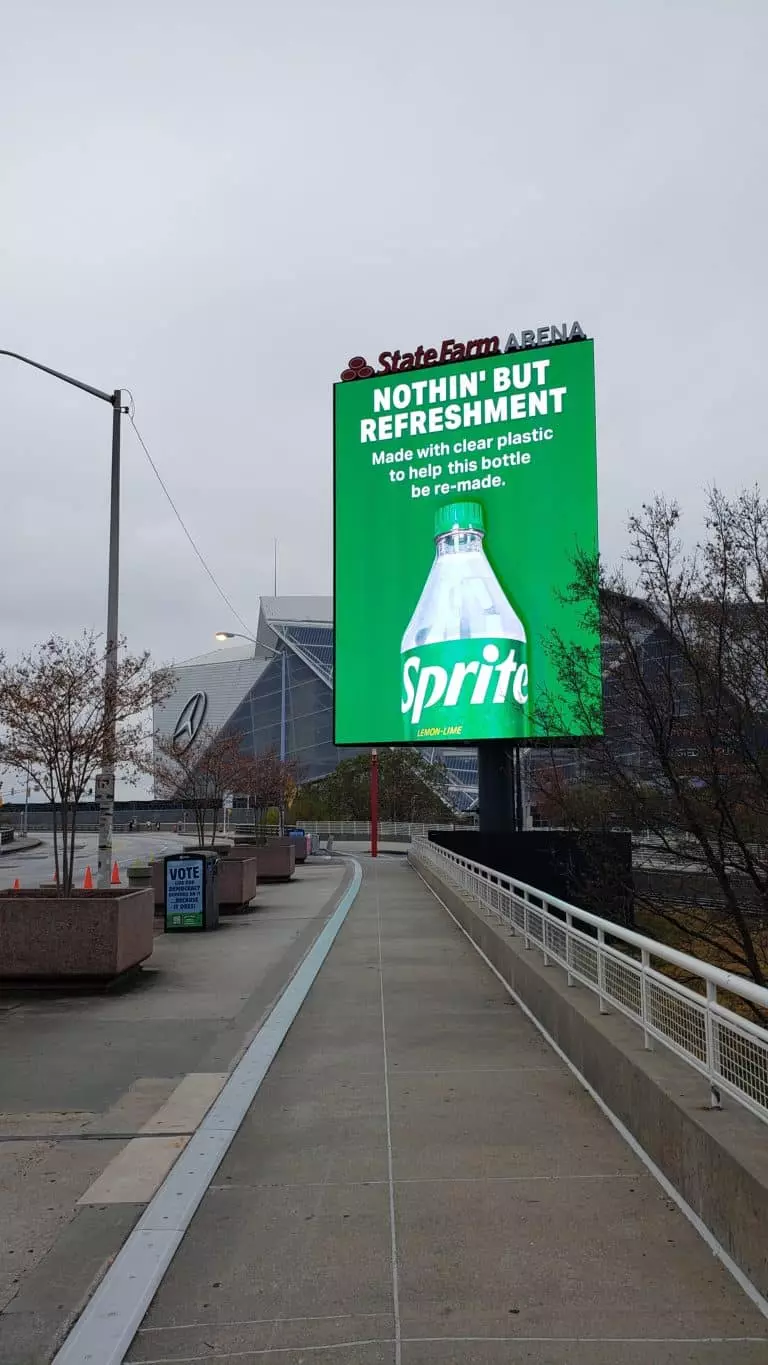 Worlds 2022 is not featured on State Farm Arena's sign.