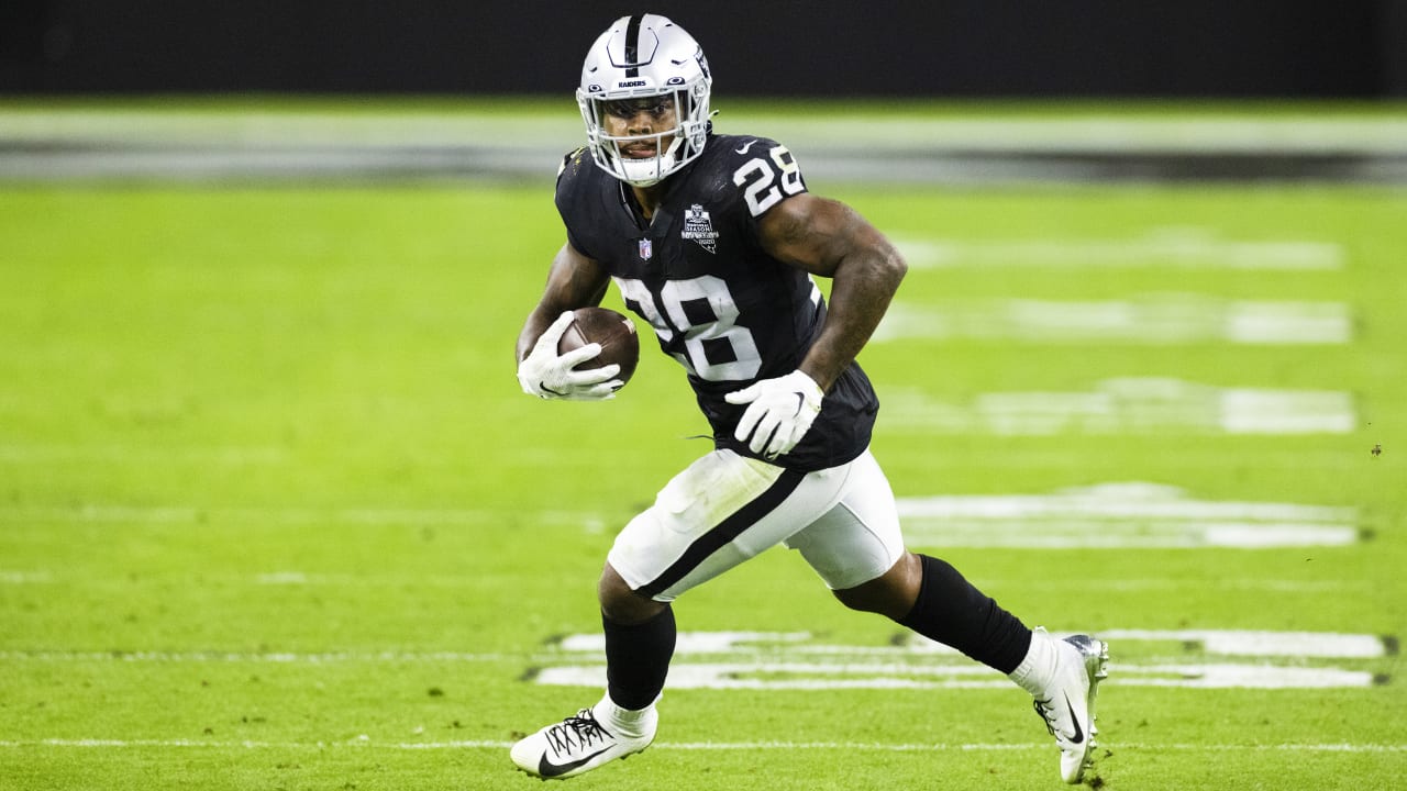 Ian Rapoport on X: The #Raiders and star RB Josh Jacobs did not reach a  deal, per me and @TomPelissero, despite extensive negotiations. Now it's  unclear when he'll show to play on