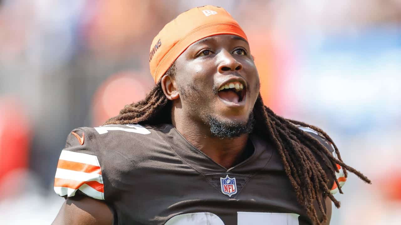 Kareem Hunt Signs With Browns 2051