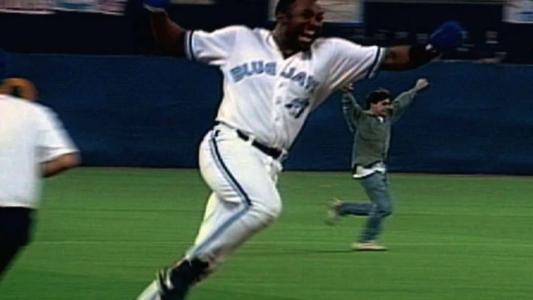 Video: 1993 WS Game 6: Joe Carter wins Series with homer