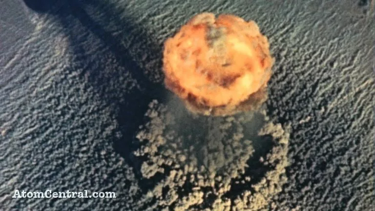 Video: Aerial view of an atomic bomb explosion Buster Jangle Easy