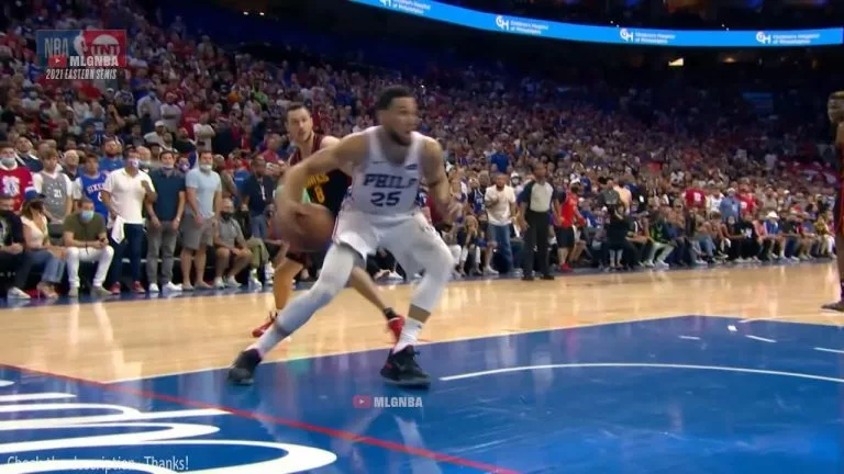 Video: Ben Simmons passes up a wide-open dunk 💀 Sixers vs Hawks Game 7