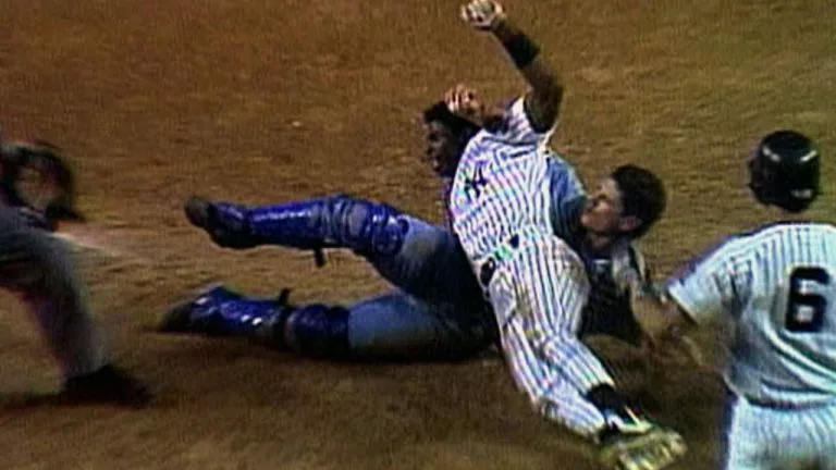 Video: Deion Sanders legs out an inside-the-park home run