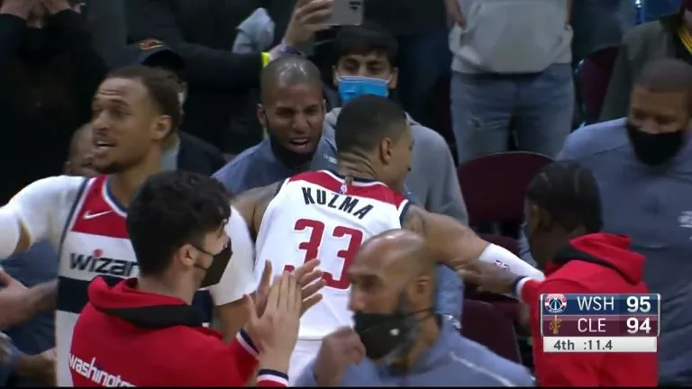 Video: Kyle Kuzma Hits The Game Winning Three Pointer!😲 Shows He Is Clutch!