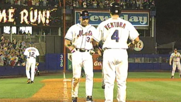 Video: Mike Piazza's post-9/11 homer helps NY heal