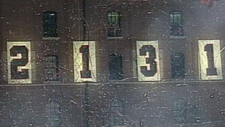 Video: Ripken sets consecutive-games record