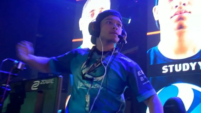 Video: STUDYY DESTROYS FAZE IN S&D