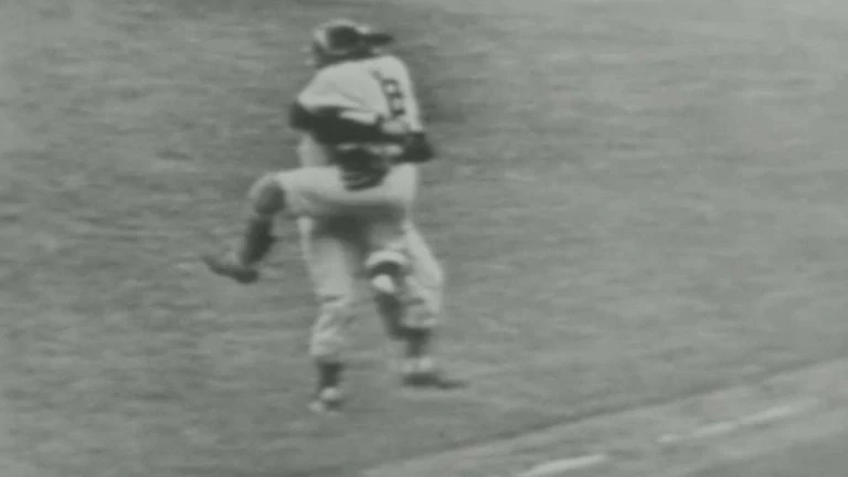 Video: WS1956 Gm5: Scully calls Larsen's perfect game