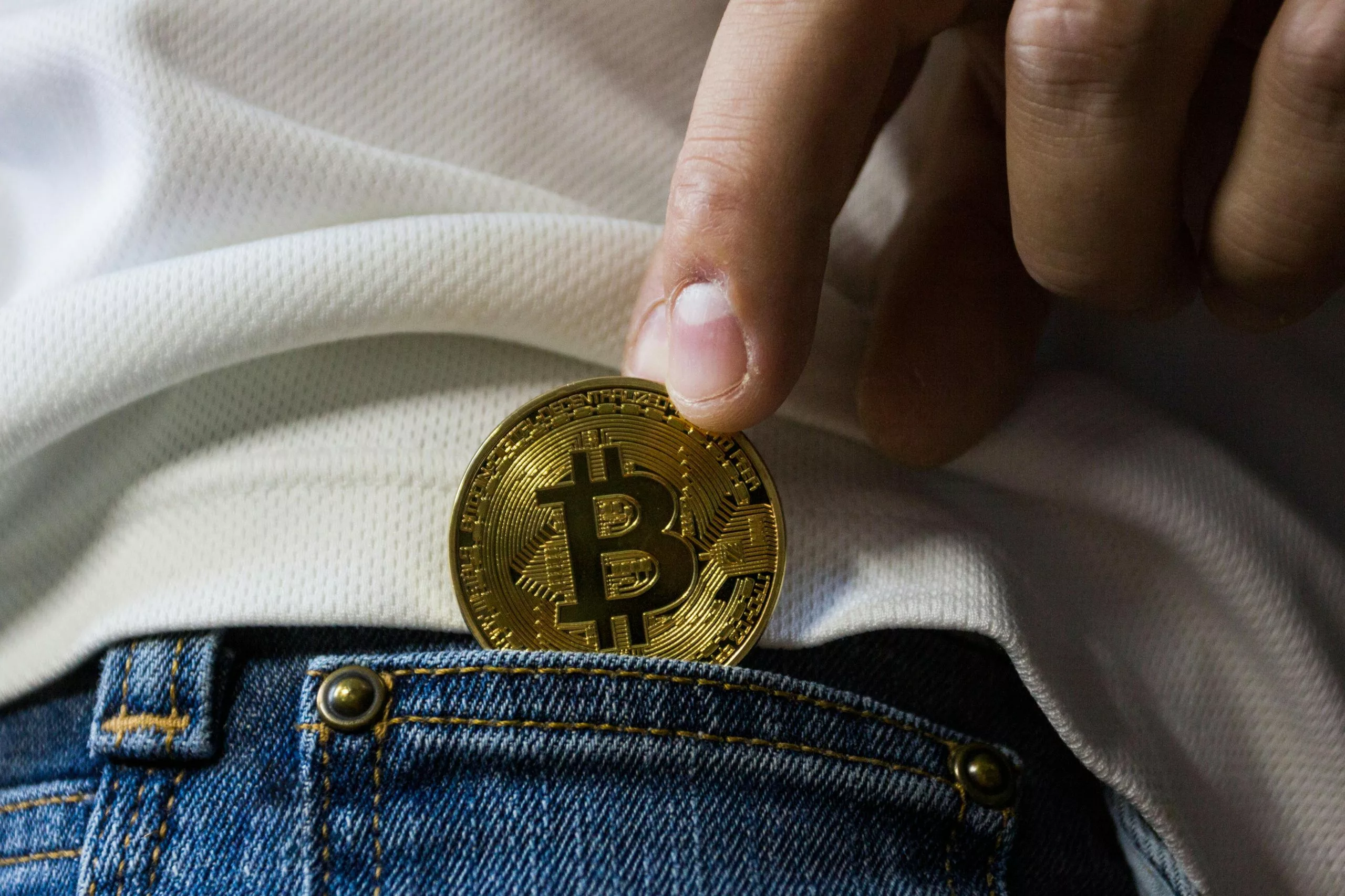 Photo by Worldspectrum: https://www.pexels.com/photo/gold-bitcoin-844127/