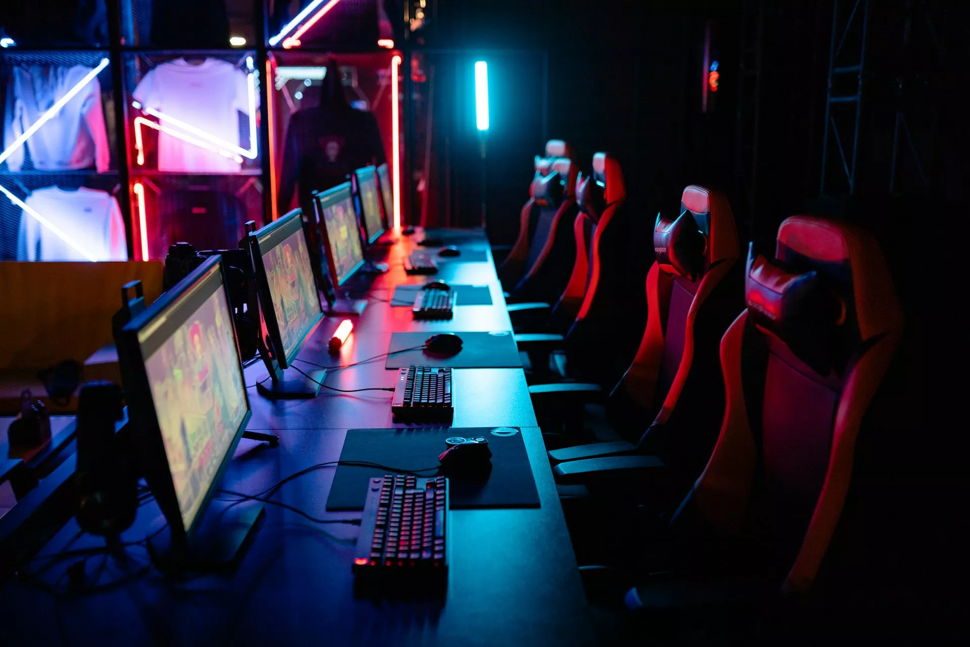 Photo by Yan Krukau: https://www.pexels.com/photo/gaming-setup-for-competitive-esports-9072394/